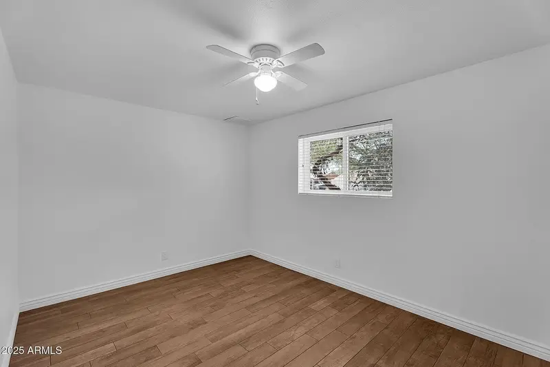 Photograph 33 of 39 · 1018 E Marigold Lane