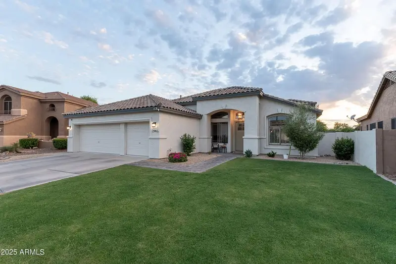 Photograph 5 of 40 · 2982 S Holguin Way