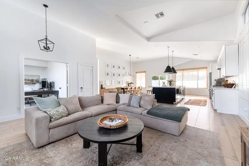 Photograph 8 of 40 · 2982 S Holguin Way