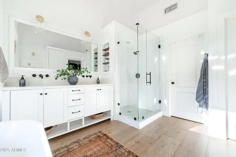Photograph 31 of 40 · 2982 S Holguin Way